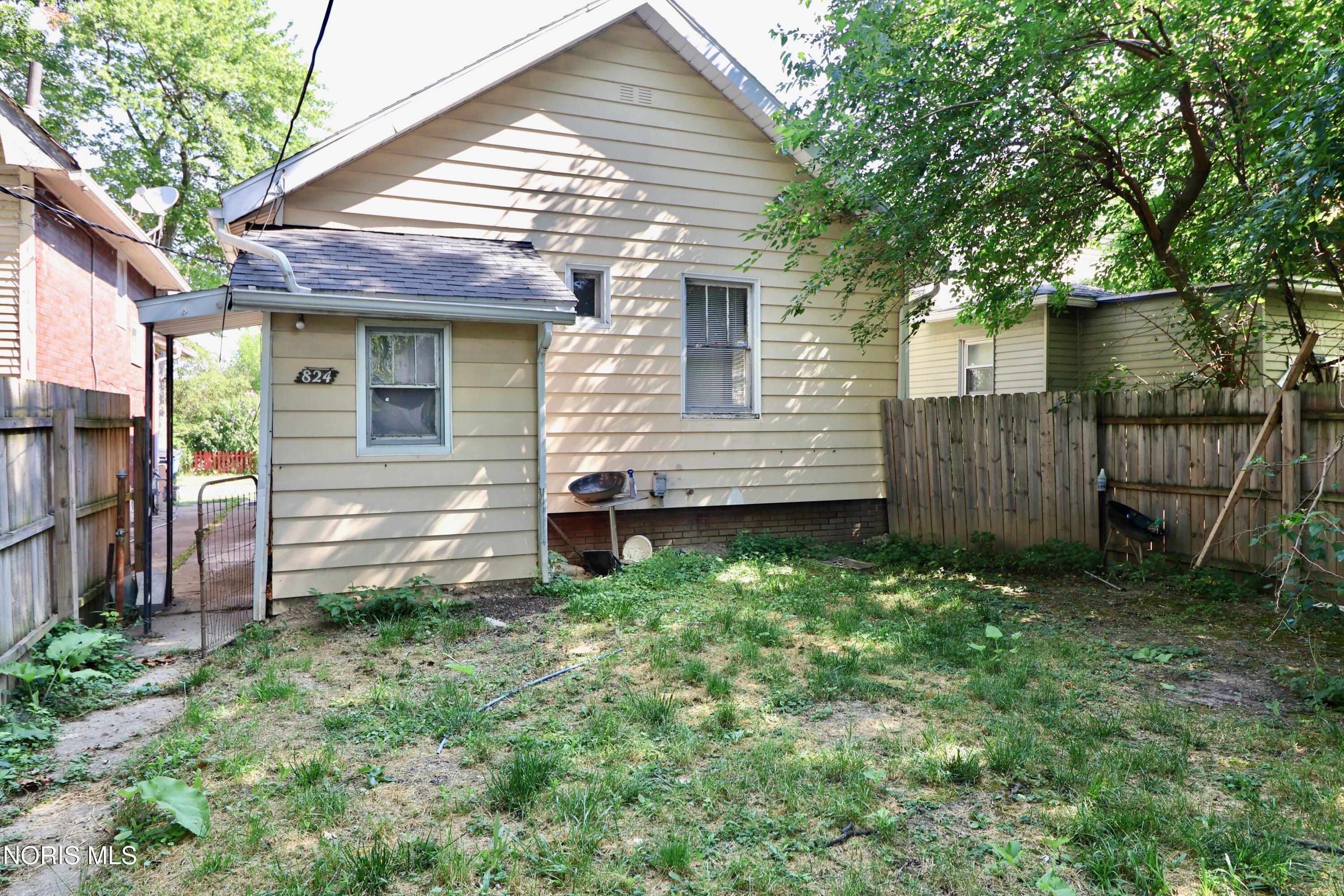 824 Clay Avenue
