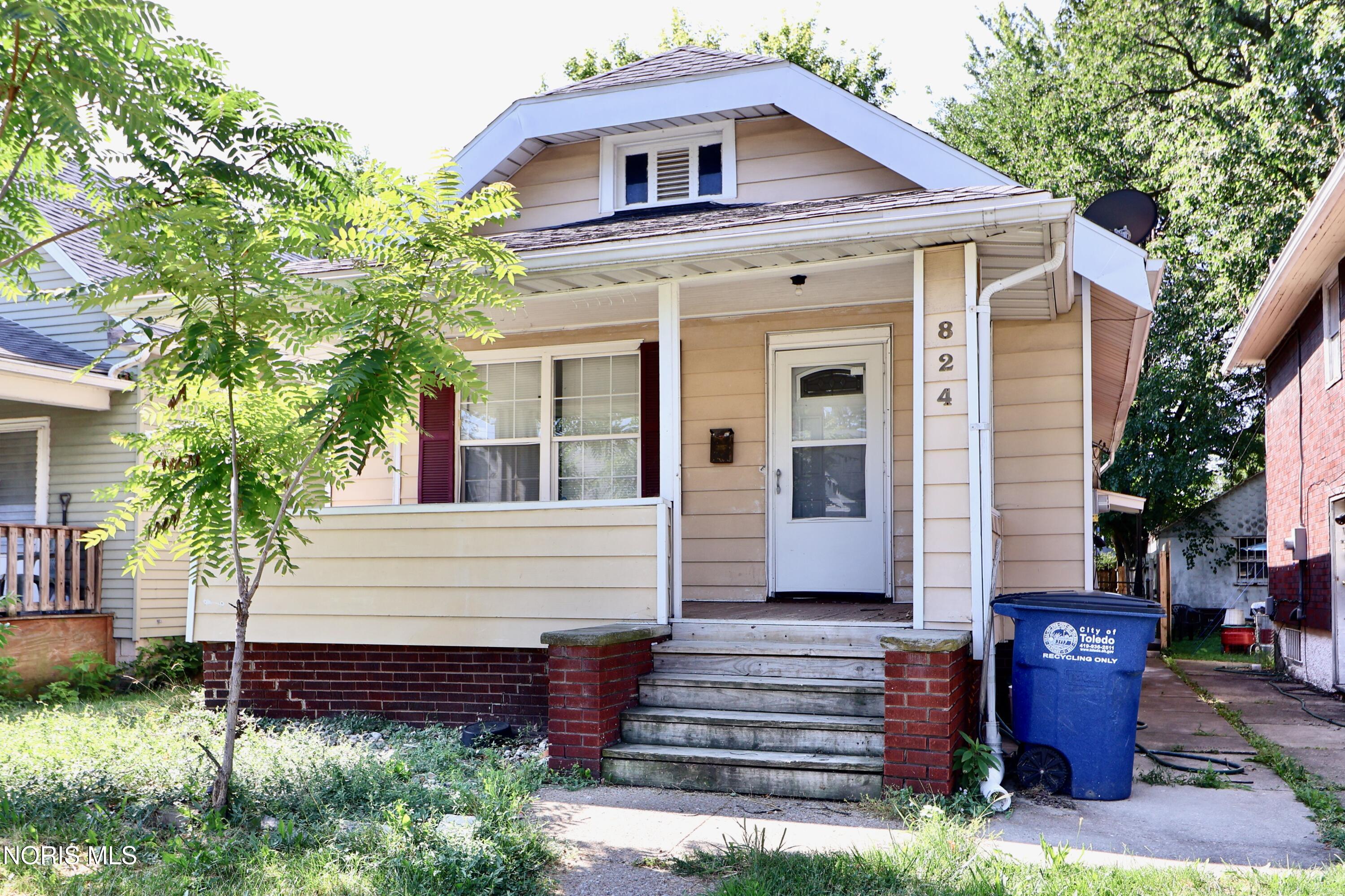 824 Clay Avenue