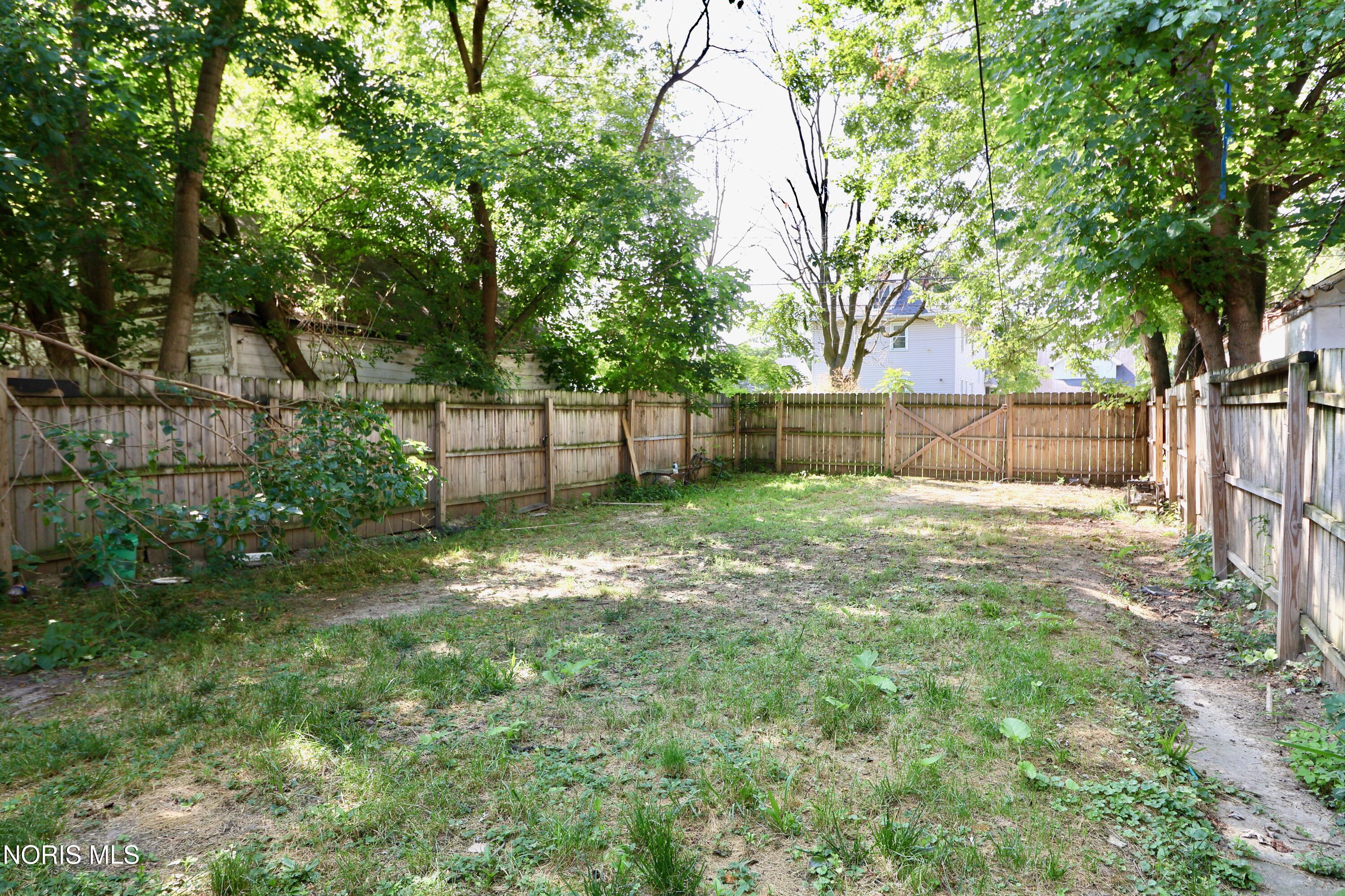 824 Clay Avenue