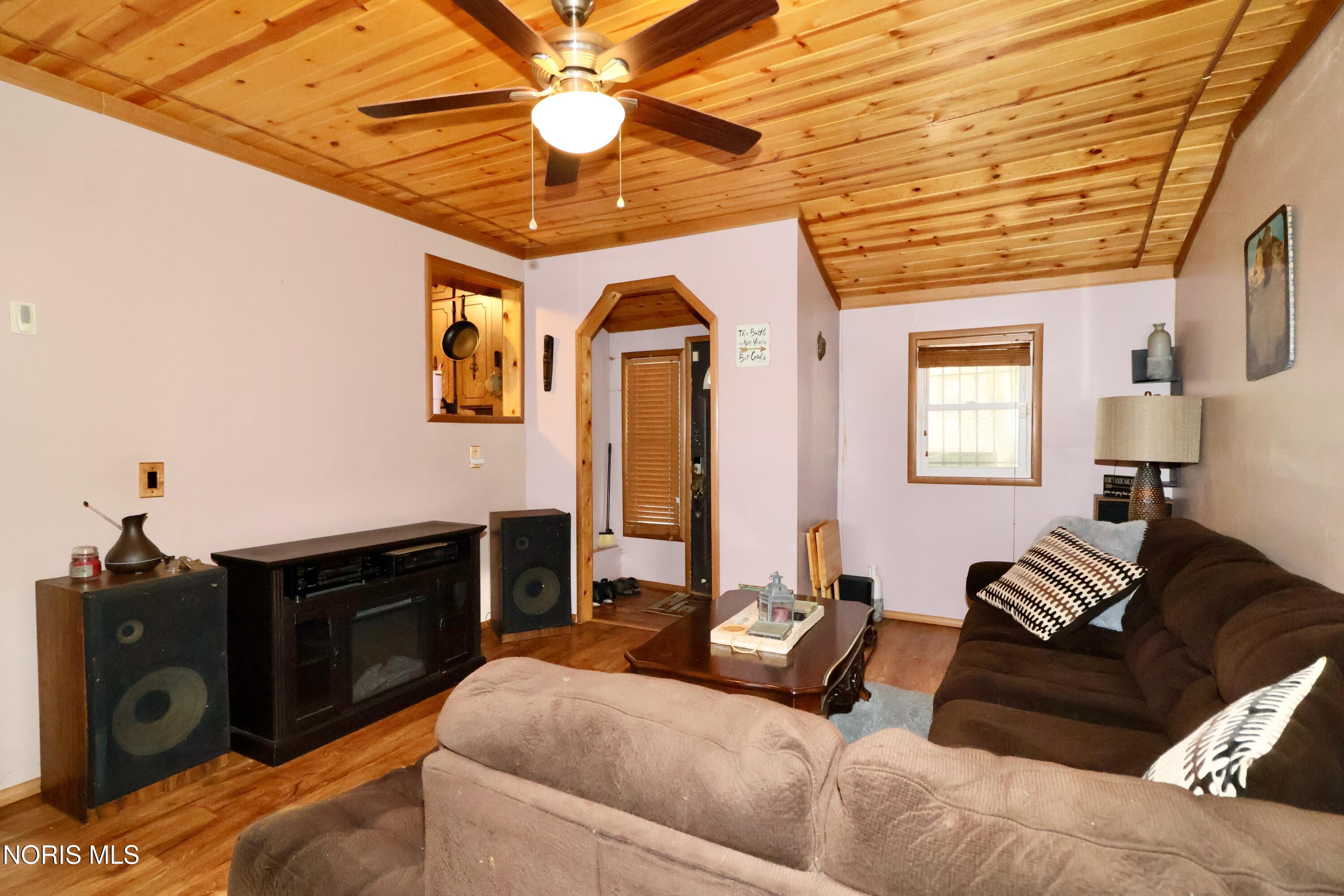 825 Secor Road