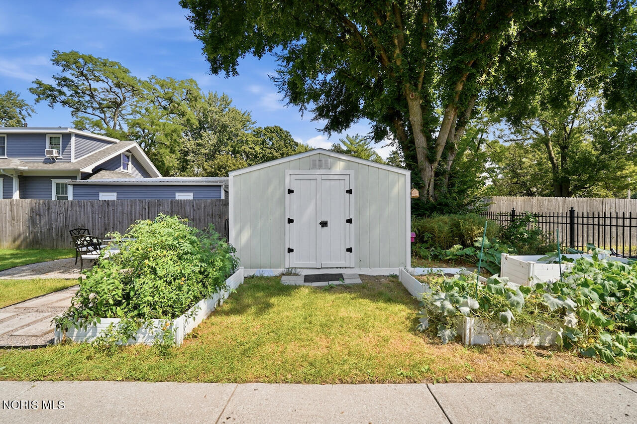340 E 5th Street
