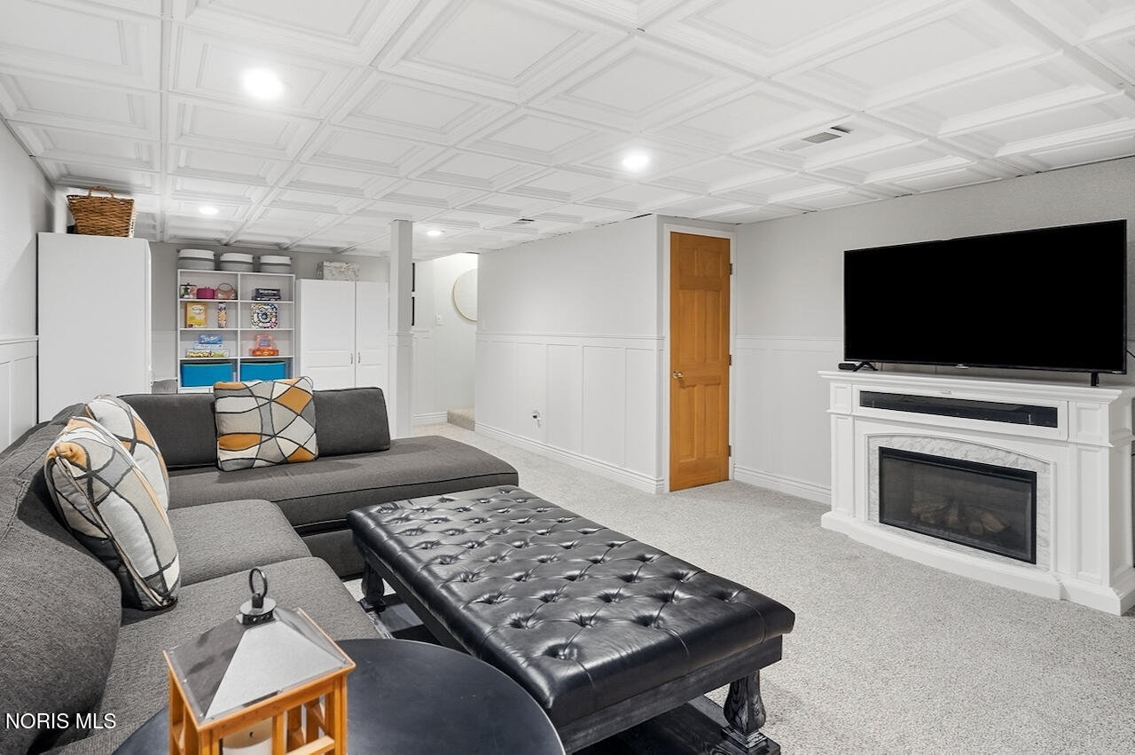 340 E 5th Street