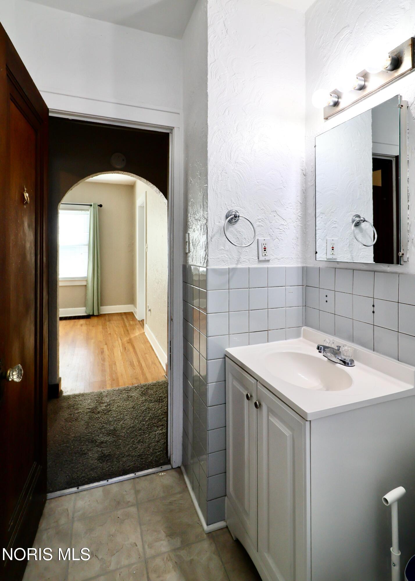 3239 Algonquin Parkway