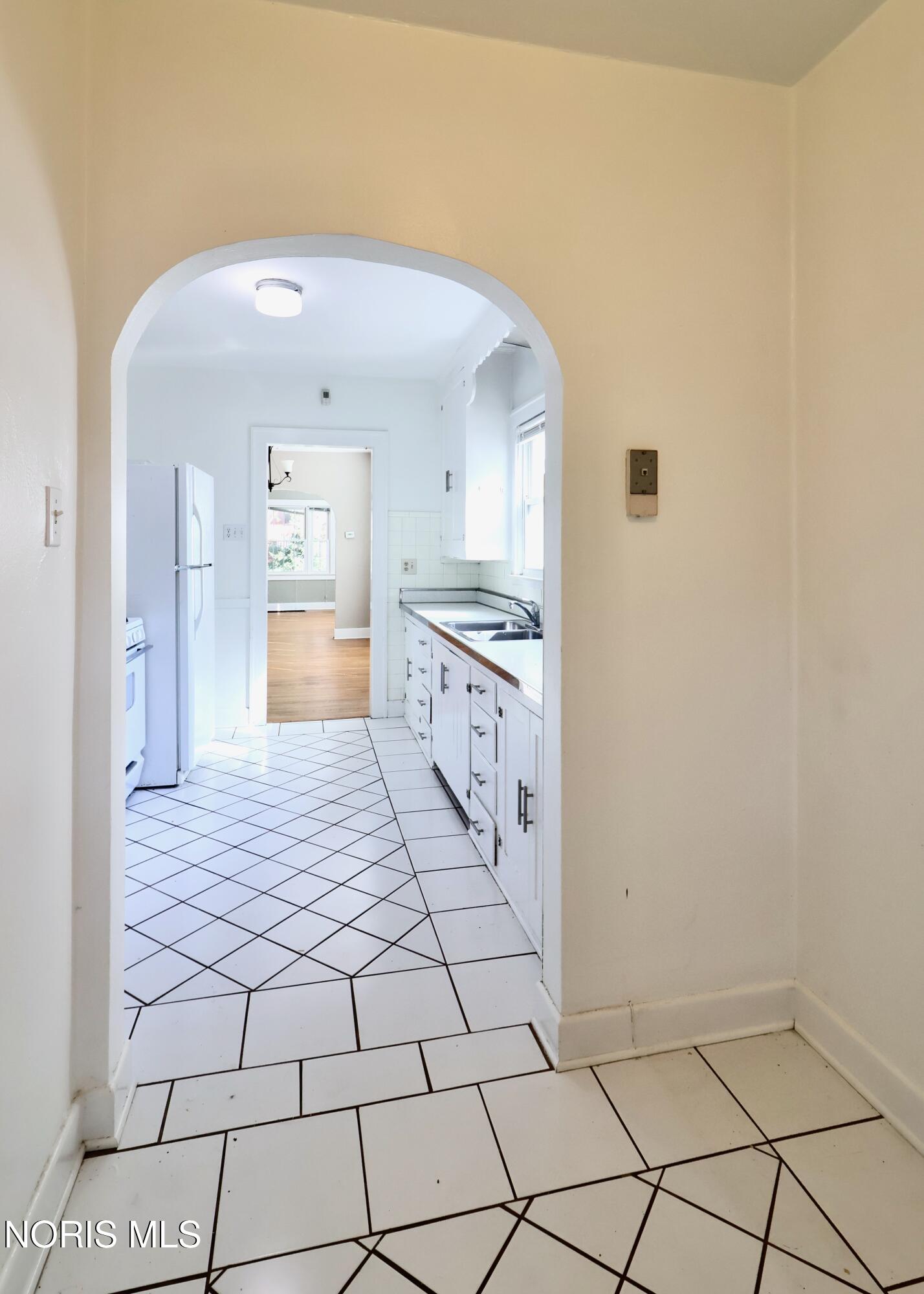 3239 Algonquin Parkway