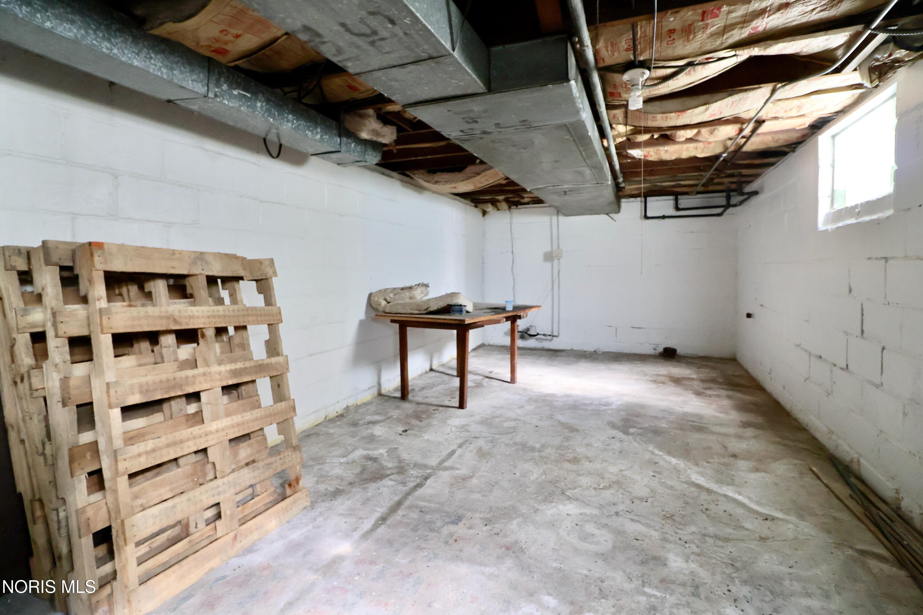 3239 Algonquin Parkway