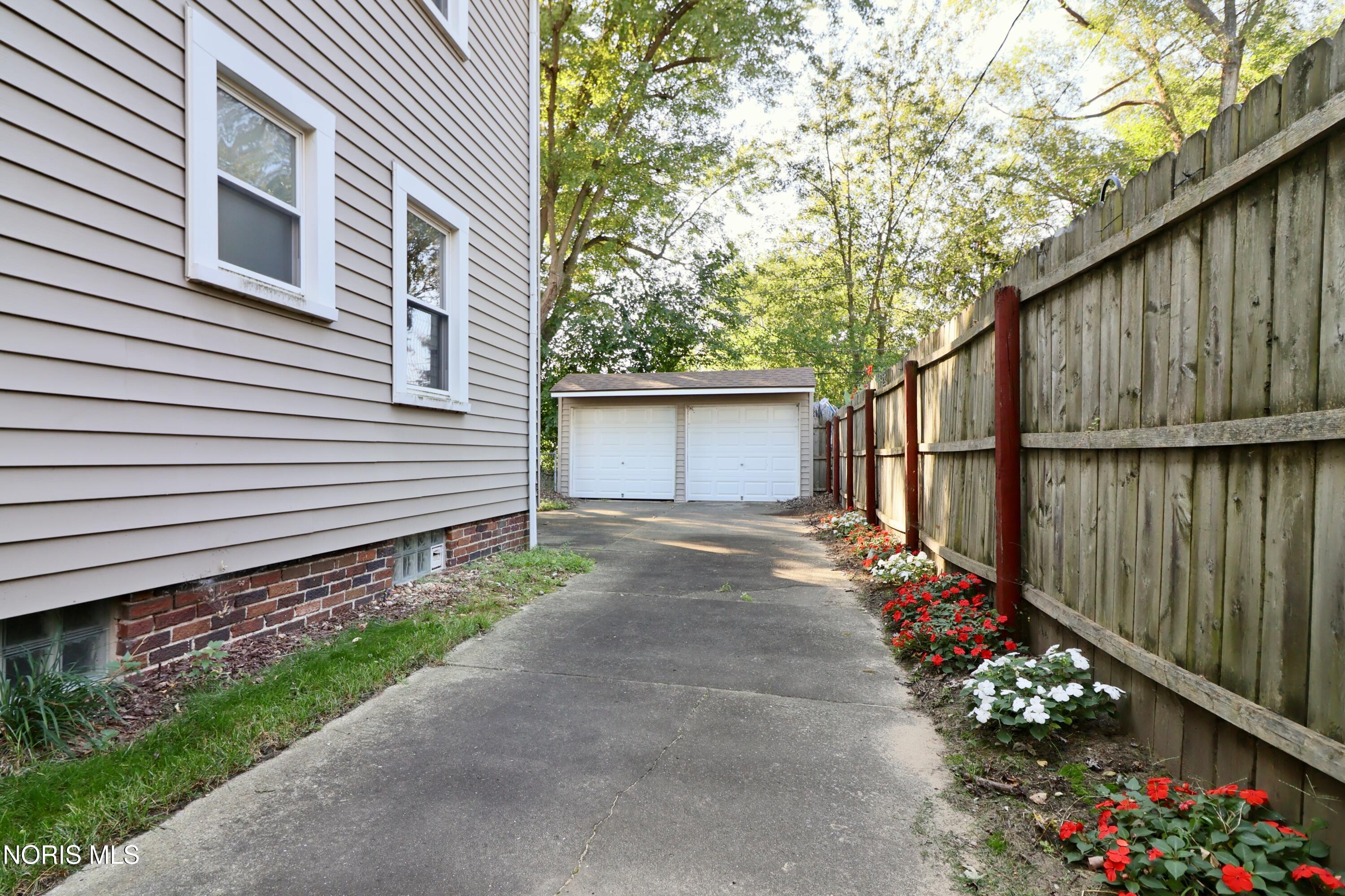 3239 Algonquin Parkway