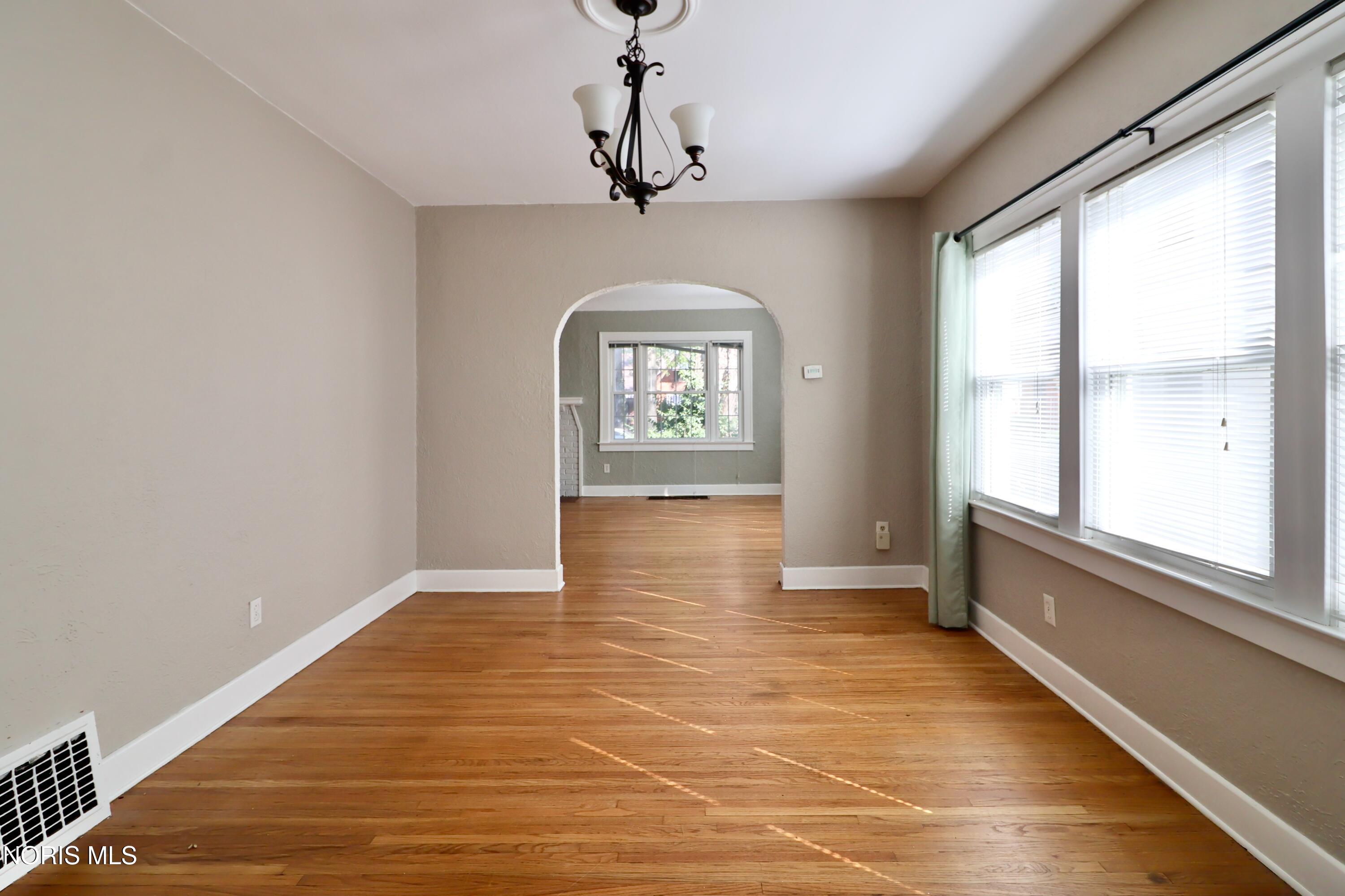 3239 Algonquin Parkway