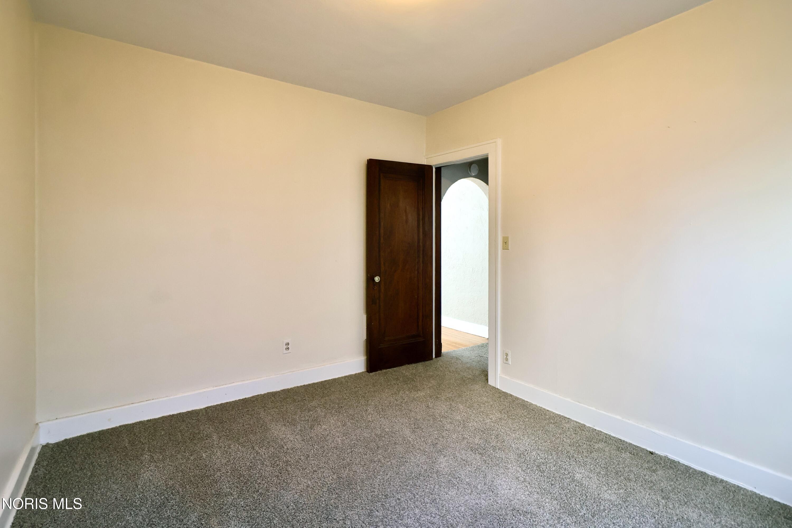 3239 Algonquin Parkway