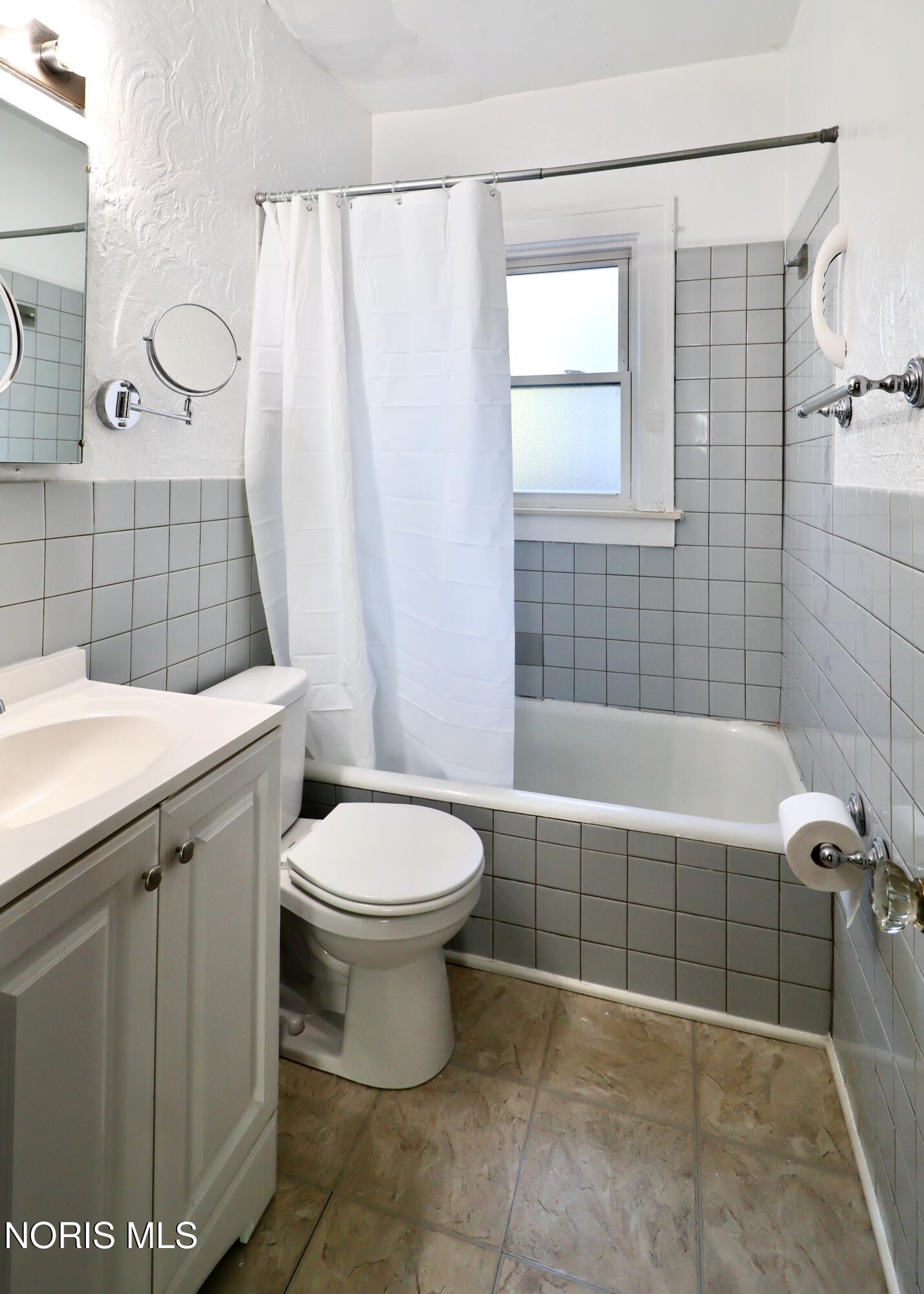 3239 Algonquin Parkway