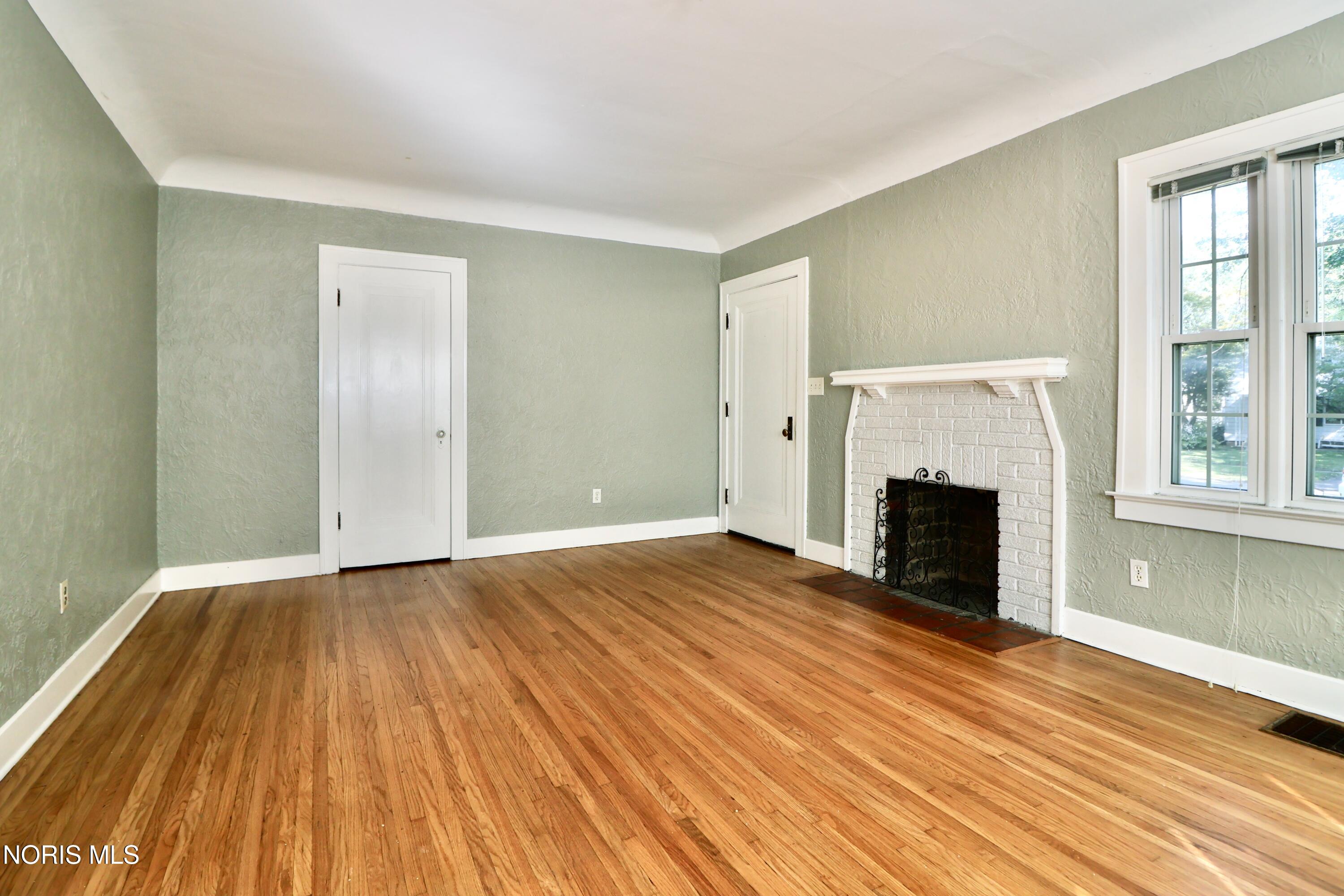 3239 Algonquin Parkway