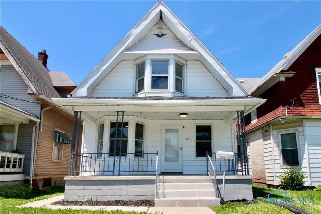 740 Clark Street