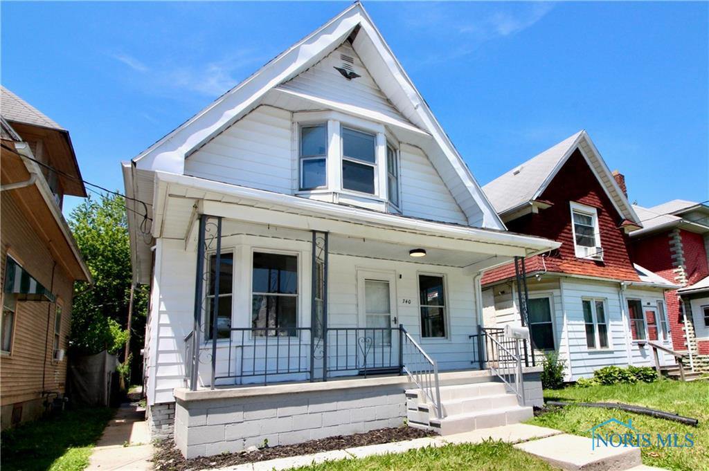 740 Clark Street