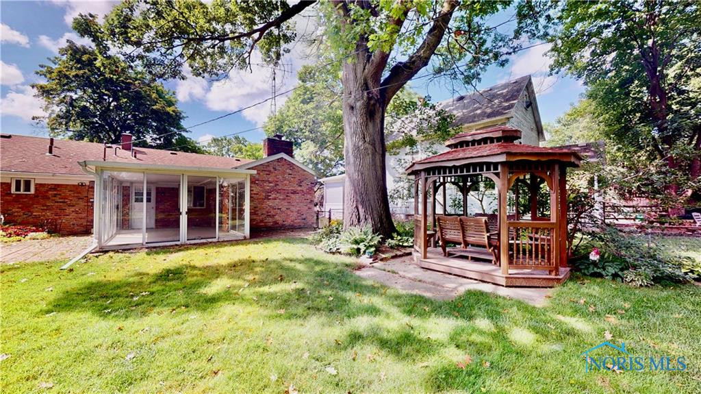 617 Sackett Street