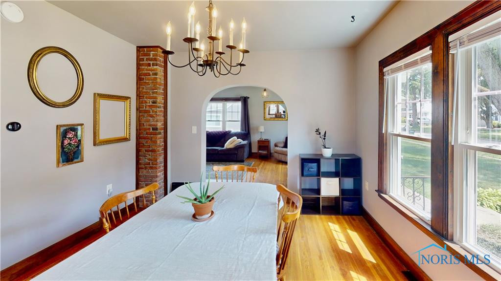 3154 Maeterlinck Avenue