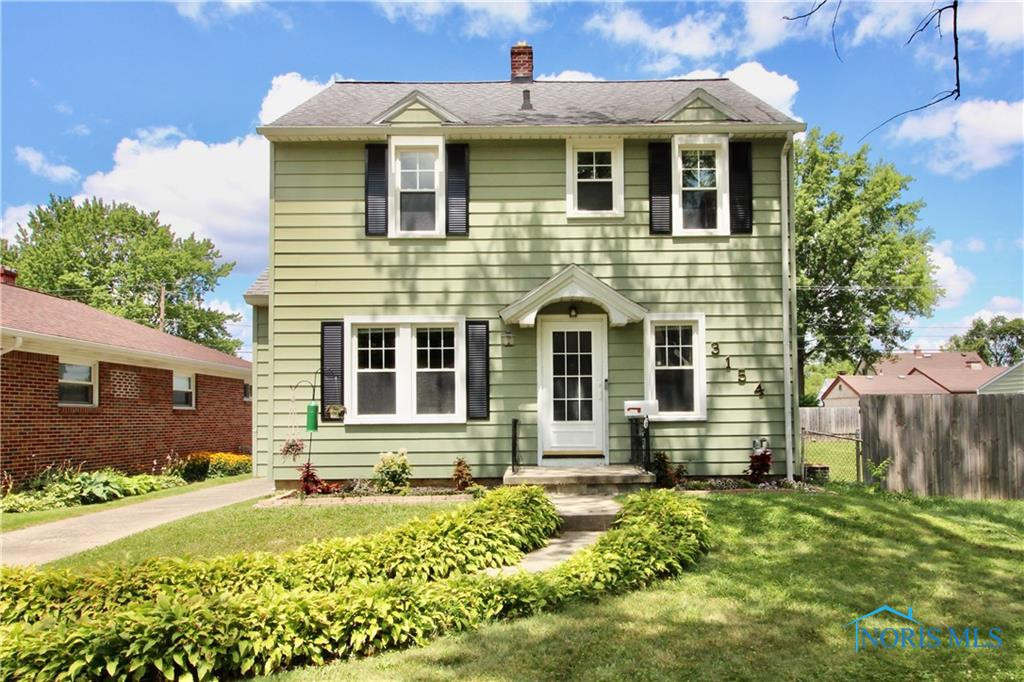 3154 Maeterlinck Avenue