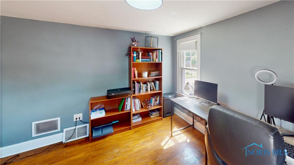 3154 Maeterlinck Avenue