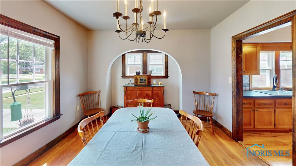 3154 Maeterlinck Avenue