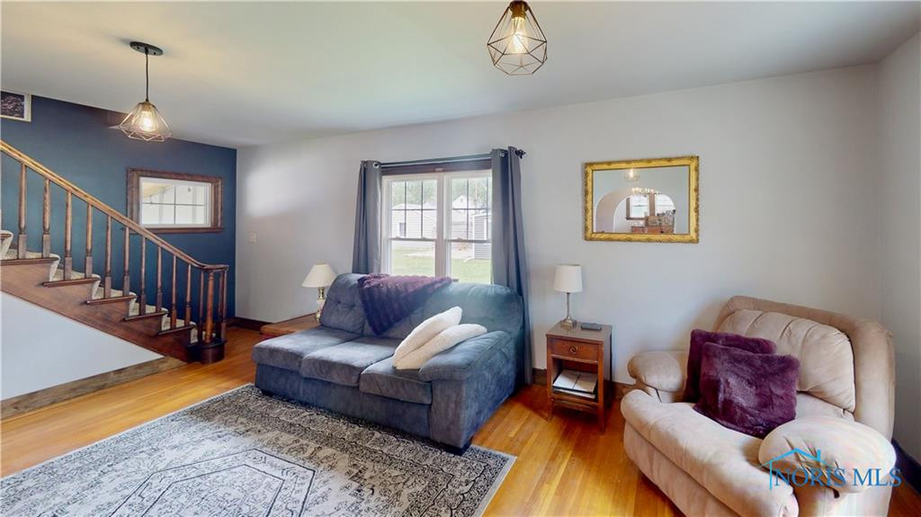 3154 Maeterlinck Avenue