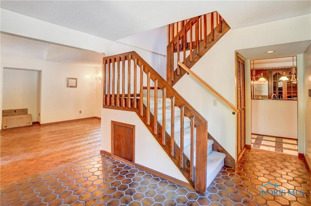 9740 Maumee Western Road