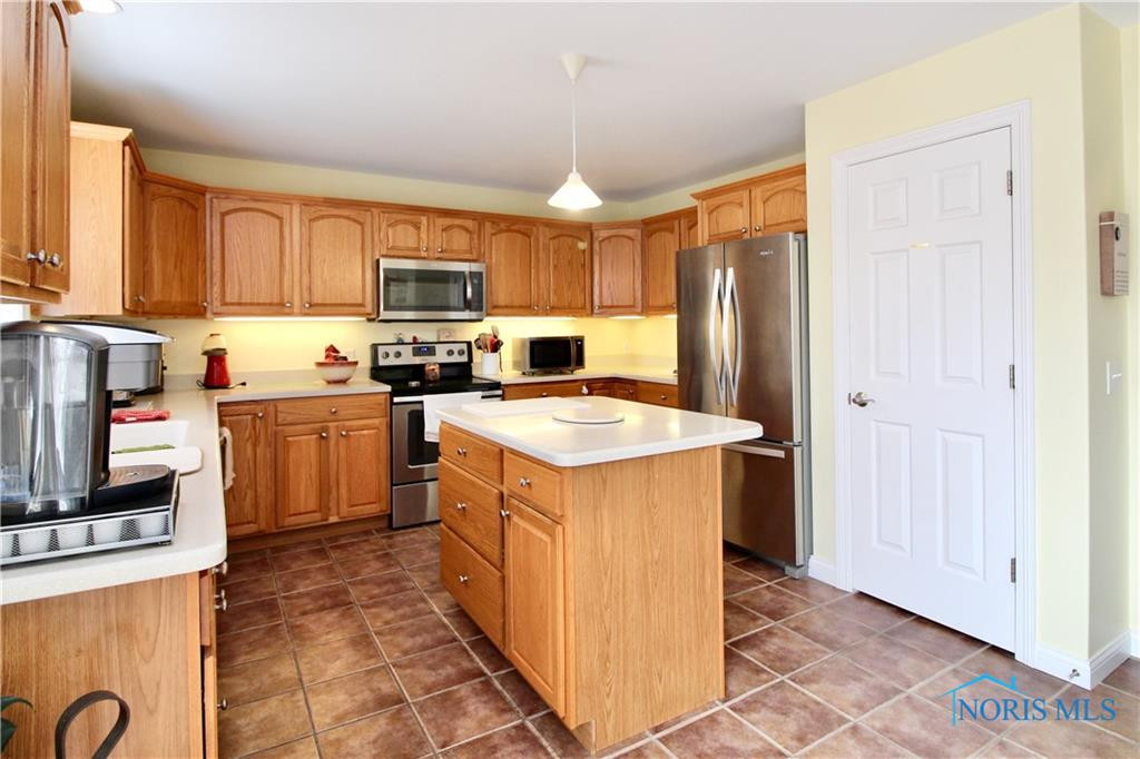 7001 Shadowridge Drive