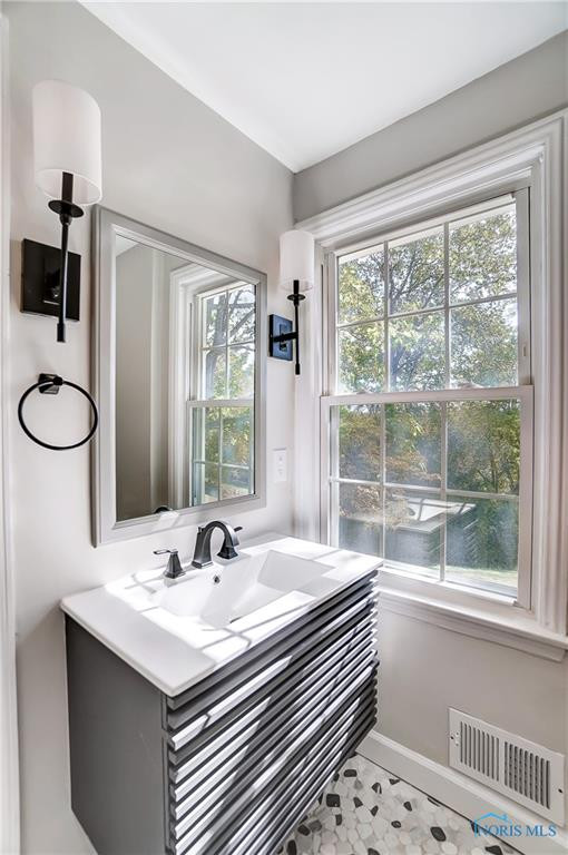 1242 Old Trail Road R