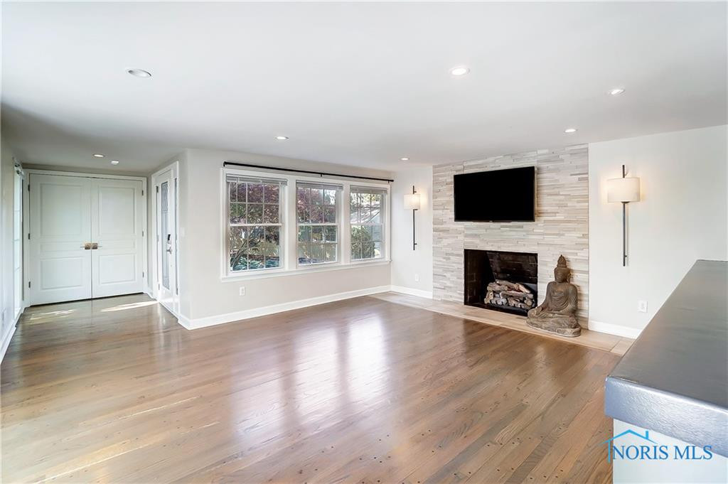 1242 Old Trail Road R