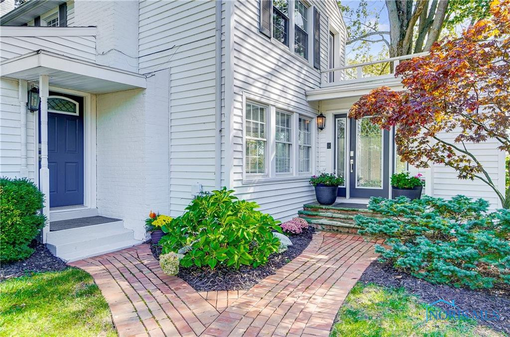 1242 Old Trail Road R