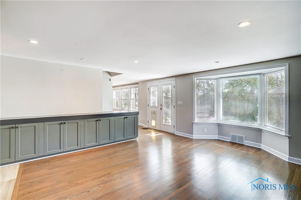 1242 Old Trail Road R