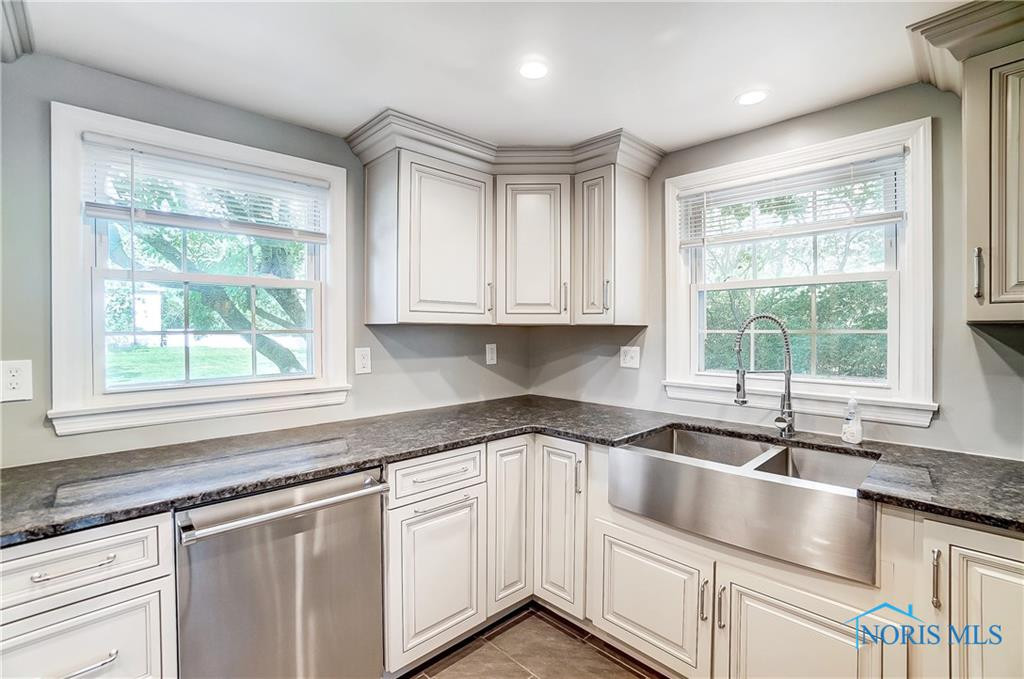 1242 Old Trail Road R