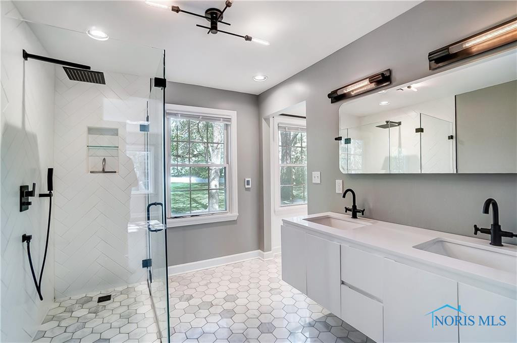 1242 Old Trail Road R