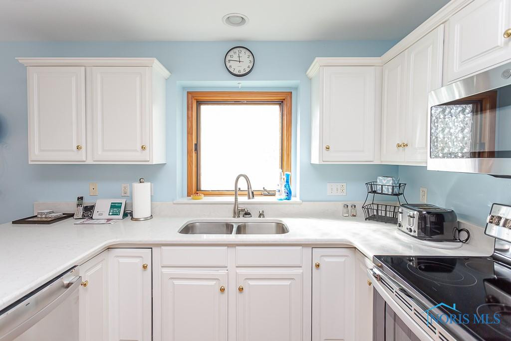 7063 Nightingale Drive