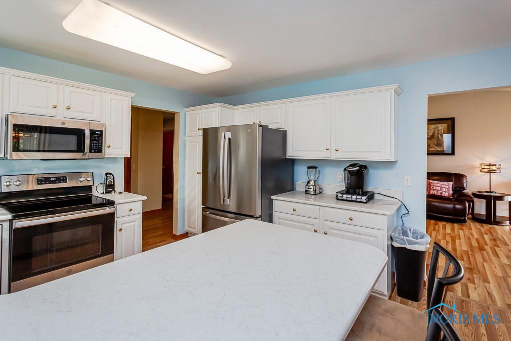 7063 Nightingale Drive