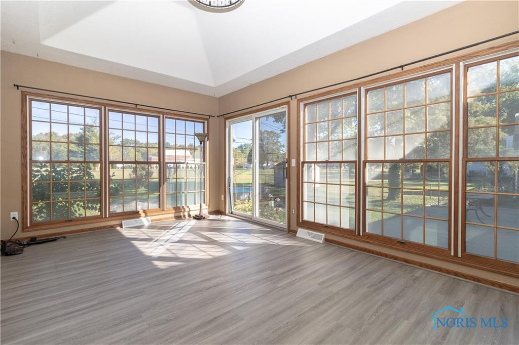 6548 Country Place