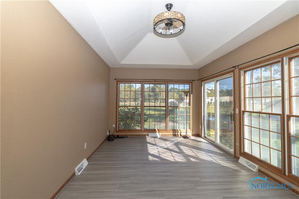 6548 Country Place