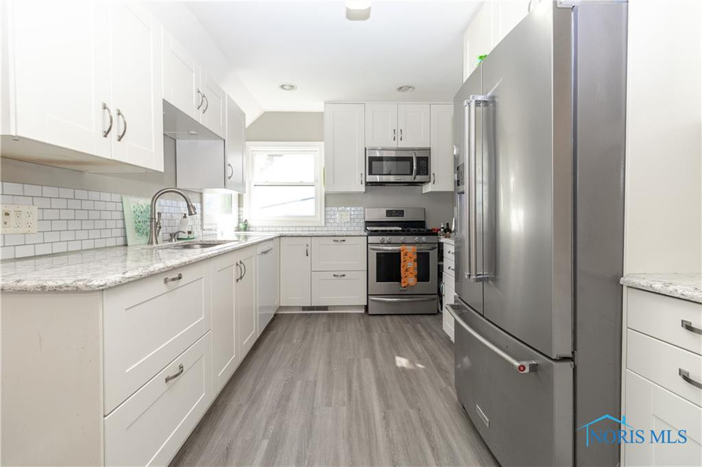 6548 Country Place