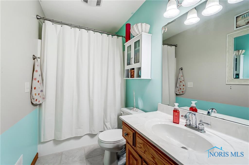 1419 S Redhawk Drive