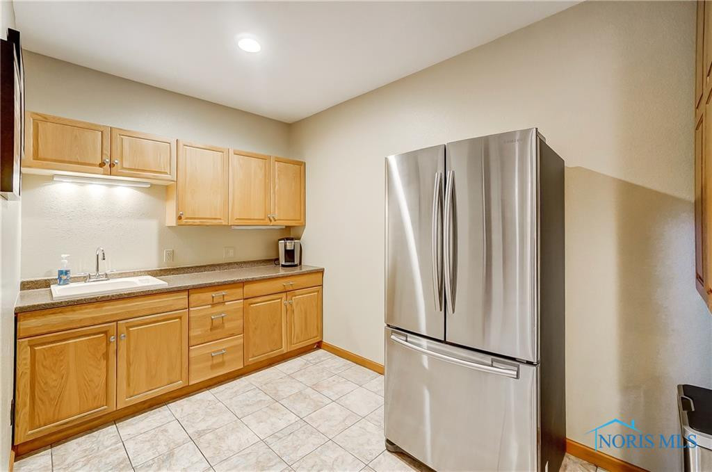 1419 S Redhawk Drive