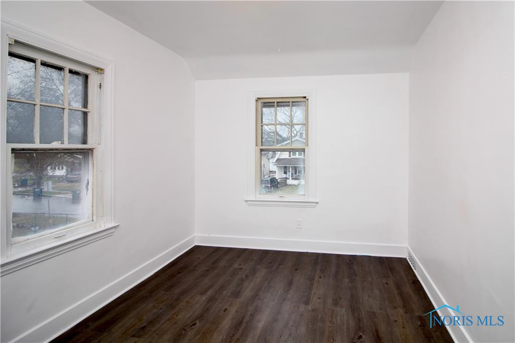 3522 Hazelhurst Avenue