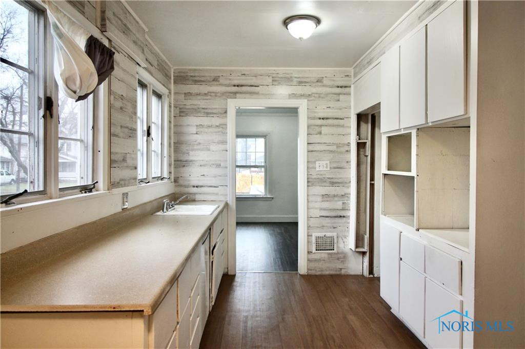 3522 Hazelhurst Avenue