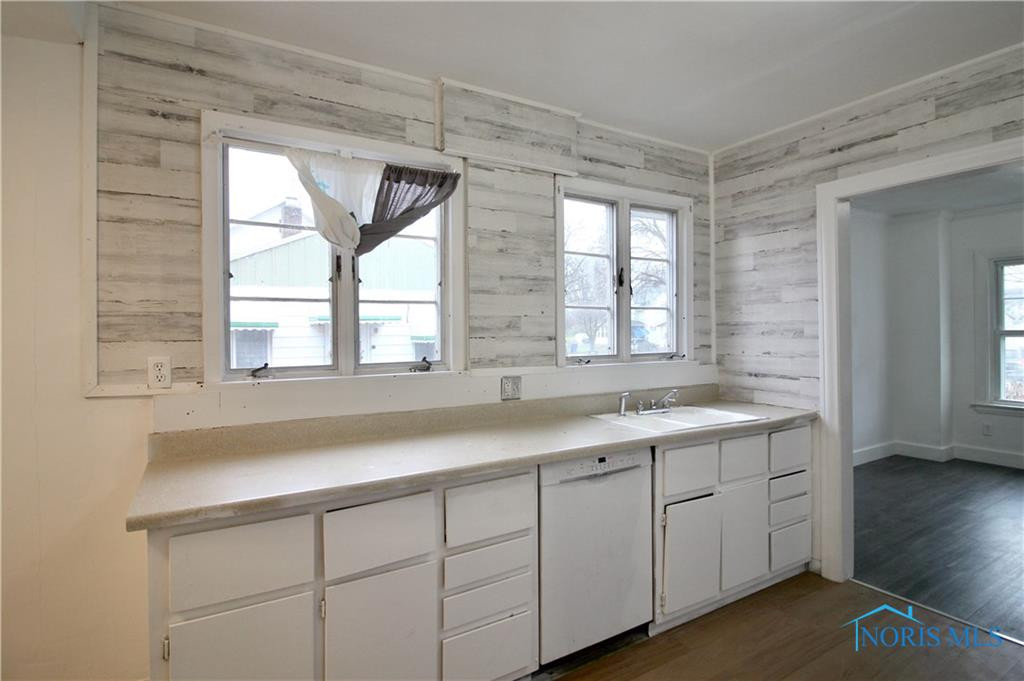 3522 Hazelhurst Avenue