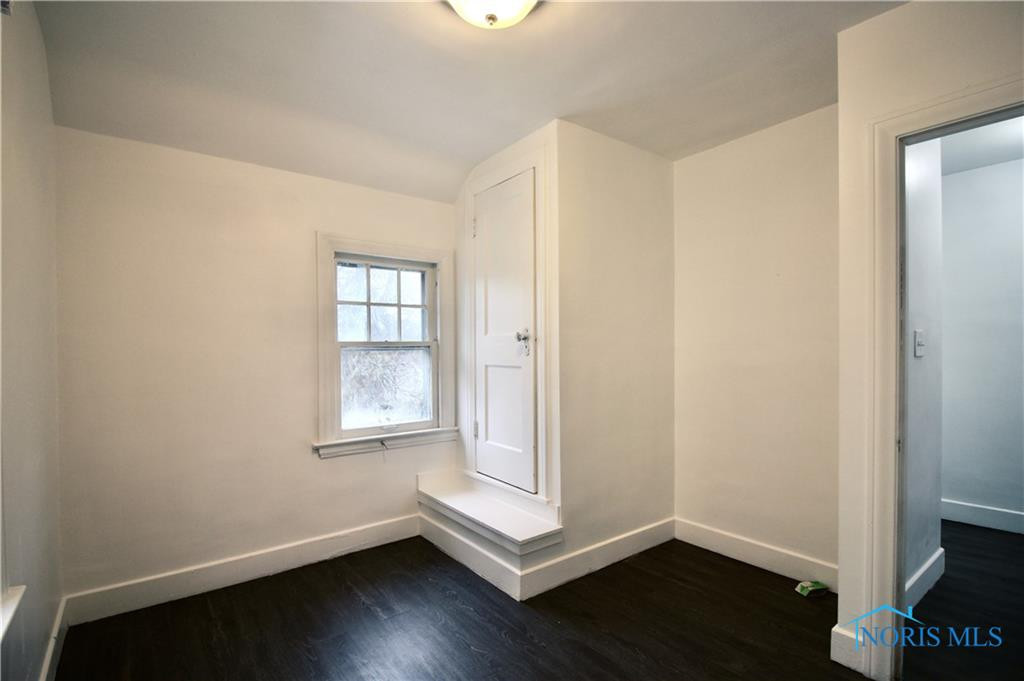 3522 Hazelhurst Avenue