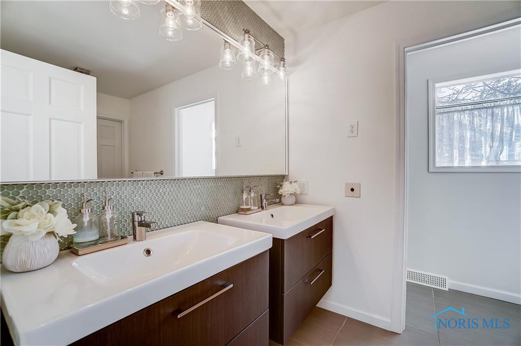 2549 Broadway Street 2549