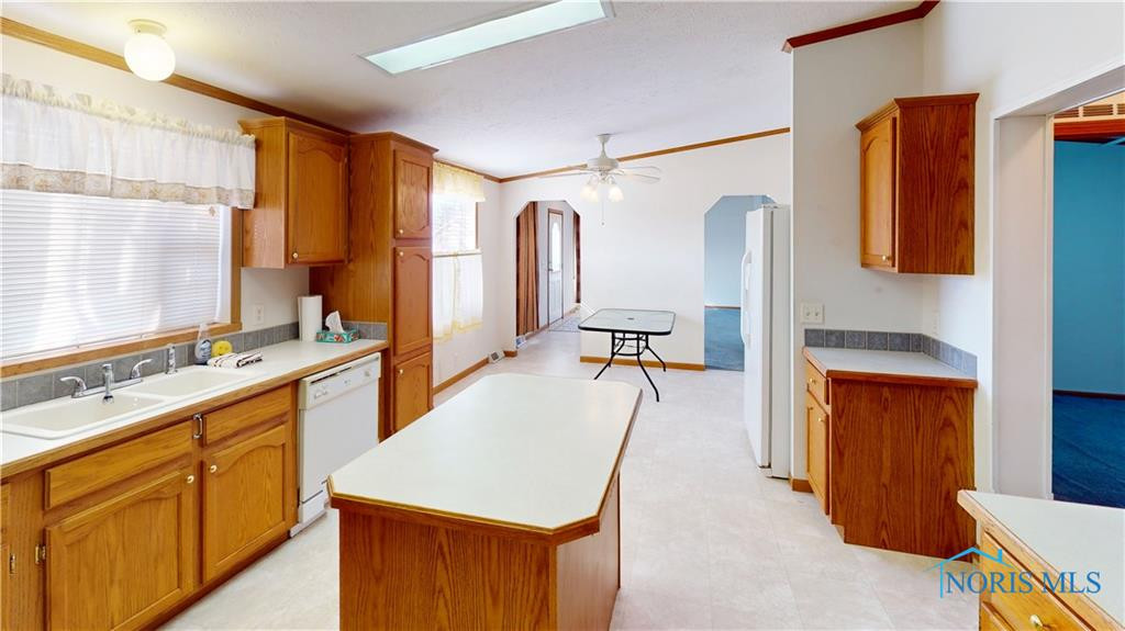 2220 Redbud Lane