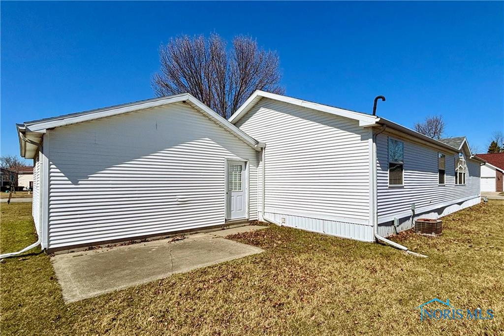 2220 Redbud Lane