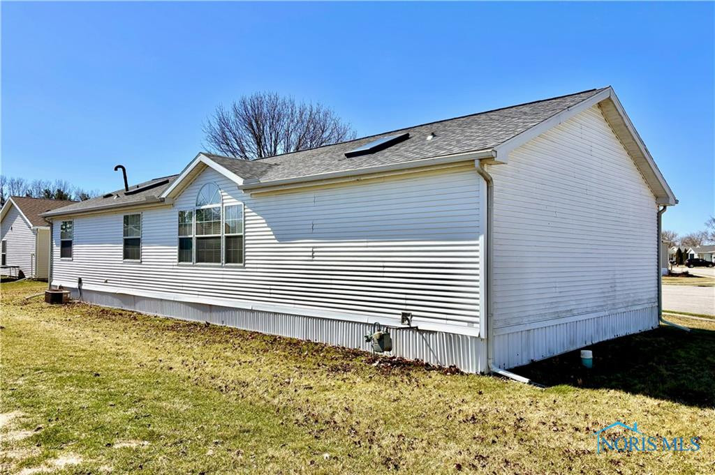 2220 Redbud Lane