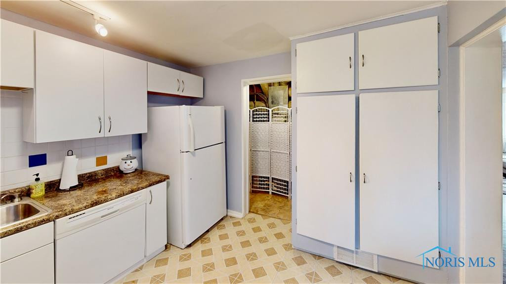 3411 Goddard Road