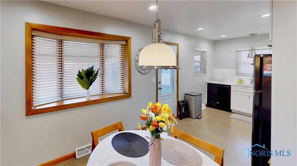 1121 Rosedale Street