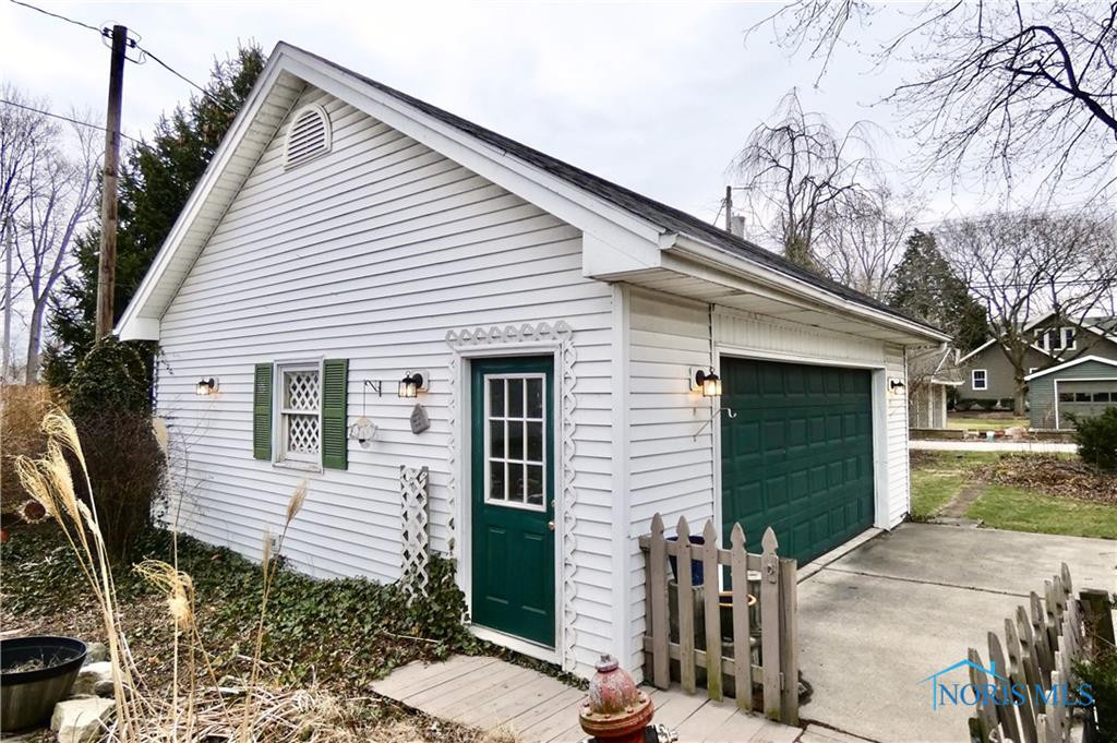 426 E Indiana Avenue