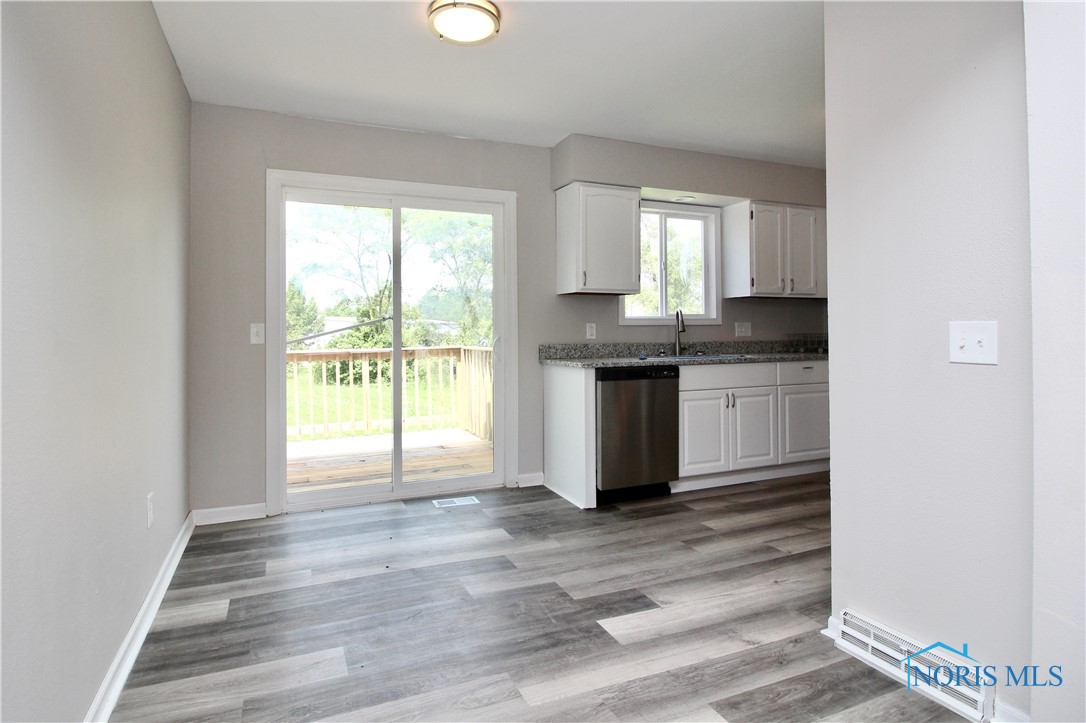 6182 Old Farm Court