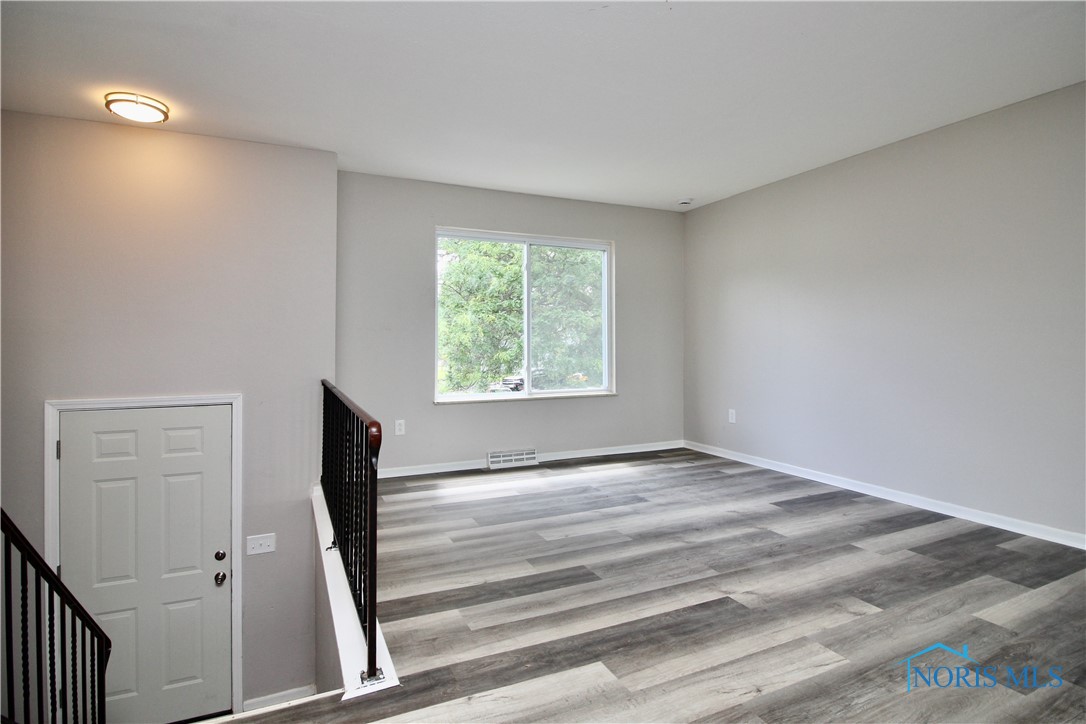 6182 Old Farm Court